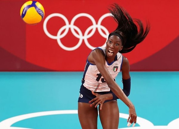 Paola Egonu Türk ekiplerinden VakıfBank ile yollarını ayrıldıktan sonra İtalyan ekibi Allianz VV Milano'yla el sıkıştı.