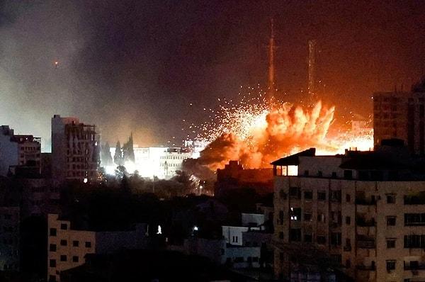 Dün akşam ise maalesef Gazze'de sivillerin ve çocuklarında aralarında bulunduğu El-Ehli Baptist hastanesi İsrail tarafından bombalandı. Hayatını kaybedenlerin sayısı ise 800'ü aştı.