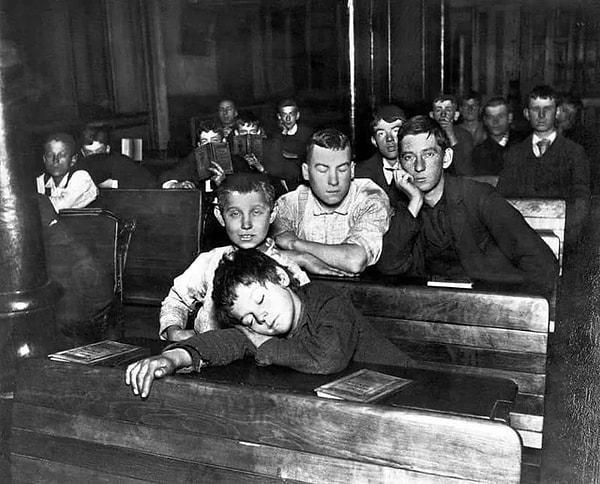 9. New York'taki bir okul odasındaki çocuklar. (1886)