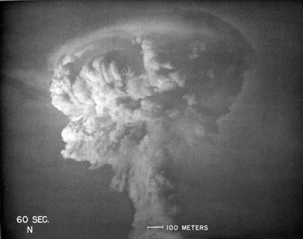 13. Tarihte ilk yapılan nükleer bomba testinden görüntüler. (16 Haziran 1945)