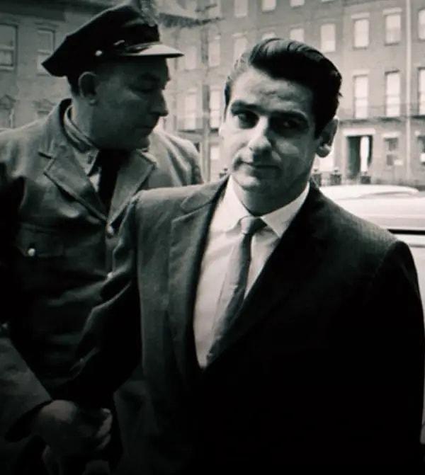 16. 1962-1964 yılları arasında Boston bölgesinde 13 kadını öldürdüğü itiraf eden ve "The Boston Strangler" lakaplı Albert DeSalvo.