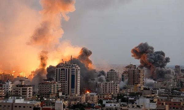 İsrail ve Hamas arasında 7 Ekim Cumartesi günü başlayan çatışmalar günlerdir devam ediyor. Binlerce kişinin yaralandığı saldırılarda aralarında bebek ve çocukların da olduğu binlerce kişi yaşamını yitirdi.
