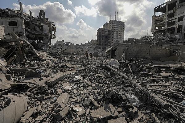 Yaklaşık 2 milyon kişinin yaşadığı Gazze’de, İsrail’in hava saldırıları büyük zayiat yaşatmaya devam ediyor.