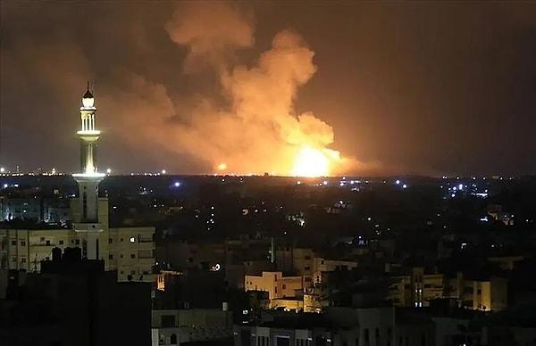 Yerel medya kanalı Sham FM, İsrail'in saldırısının Suriye hava savunmasının saldırıya tepki olarak başlatıldığını aktardı.