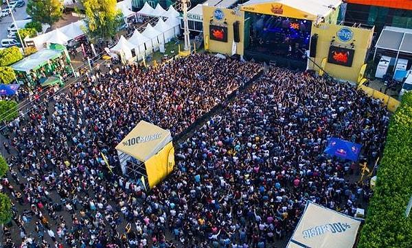 Bu yıl 12-15 Ekim'de düzenlenecek olan Çukurova Rock Festivali daha önce beş kez düzenlenmişti. Bir çok ünlü sanatçının sahne aldığı festival bu yıl altıncı kez Adana'da gerçekleşecekti.