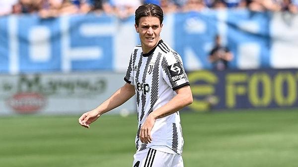 Serie A takımlarından Juventus'ta forma giyen orta saha oyuncusu Nicolo Fagioli hakkında yasadışı bahis iddiasıyla soruşturma açıldı.