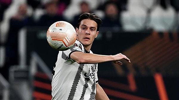 La Stampa'ya göre Juventus’un genç yıldızı Fagioli, illegal bir sitede bahis oynadığı için 3 yıllığına futboldan men edilebileceği söyleniyor.