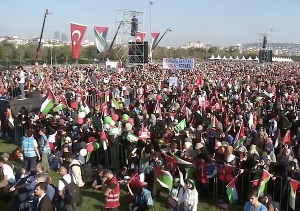 İstanbul Yenikapı'da Gelecek Partisi, Saadet Partisi ve HÜDA PAR'ın desteğiyle Filistin'e destek mitingi düzenlendi. Parti liderleri miting alanına birlikte geldi.