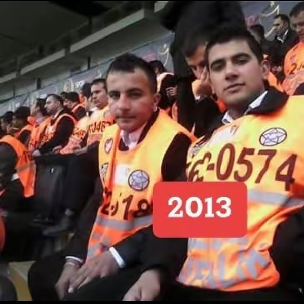 Yakışıklı Güvenlik'in İnönü Stadyumu'nda çekilen fotoğrafı👇