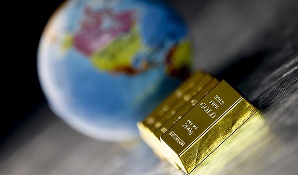 Commerzbank, Aralık ayı sonu için altın fiyatı tahminini 2.000 dolar/ons seviyesinden 1.900 dolar/ons'a indirirken, 2024 sonu altın fiyatı için tahminini 2.100 dolar/ons olarak korudu.