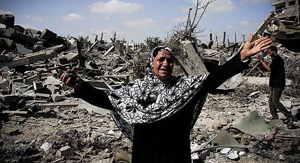 Gazze'deki ElEhli Baptist Hastanesi'nin İsrail tarafından bombalanması sonucunda ölü sayısı bini buldu. İsrail yetkilileri, hastaneyi bombaladıkları yönündeki iddiaları reddetti.