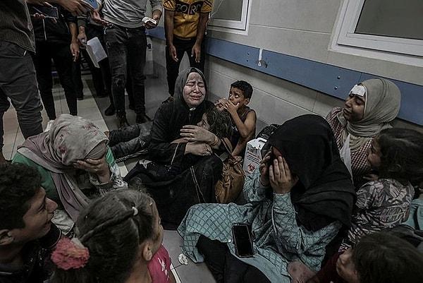 Dün akşam saatlerinde Gazze'de El-Ehli Baptist Hastanesi'ne düzenlenen roket saldırısında 800'ün üzerinde Filistinli sivil hayatını kaybetti.