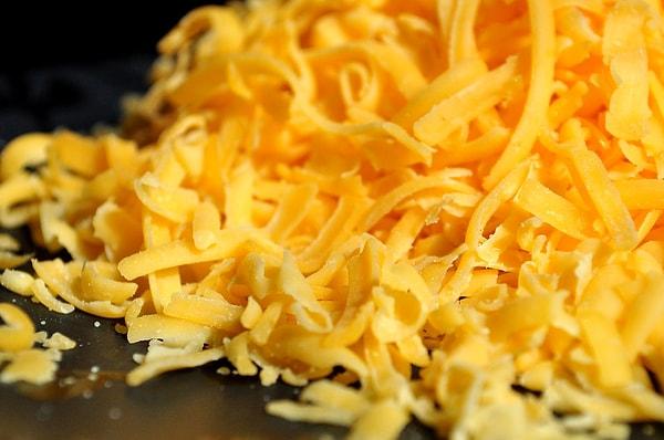 Nutrients Dergisi'nde yayınlanan son çalışmalardan biri, düzenli olarak peynir yemenin yaşlılarda daha iyi beyin sağlığıyla bağlantılı olduğunu ortaya koydu.