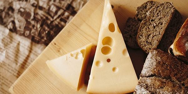 Peynir, süt ve yoğurt gibi diğer süt ürünleri çeşitli iyi bakteriler içerdikleri için mikrobiyom çeşitliliğinin korunmasına yardımcı olurlar, çoğu mavi peynir gibi pastörize edilmemiş peynir daha fazla bakteri çeşitliliği içerir.