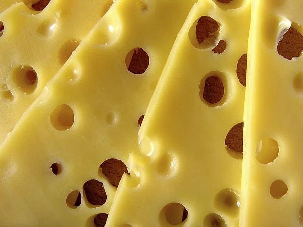 American Journal of Clinical Nutrition'da yayınlanan çalışmada, tam yağlı peynir grubunun genel kolesterol ve LDL kolesterolünde diğer iki gruba göre daha fazla düşüş olduğu tespit edildi.