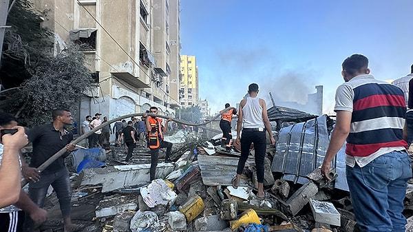 Gazze'deki İçişleri Bakanlığının Telegram hesabından yapılan açıklamada, saldırıda ölü ve yaralıların olduğu belirtildi.