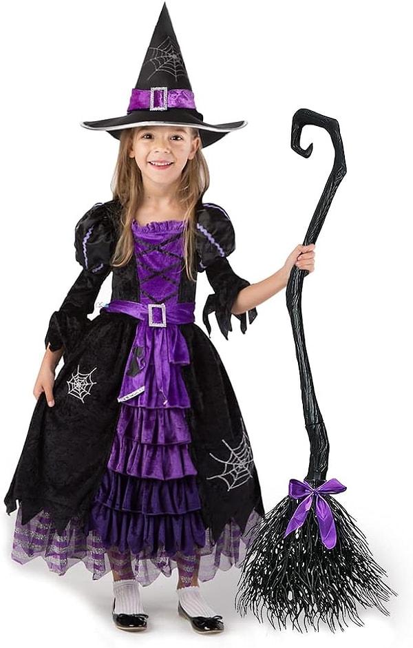 14. Kızlar için parıltılı çok tatlı bir cadı kostümü, şapkası ve süpürgesi de sete dahil!