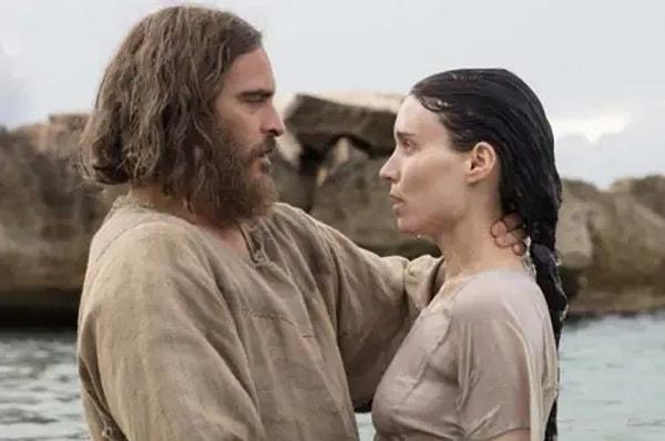 9. Joaquin Phoenix, Mary Magdalene filminde Hz. İsa rolünü oynarken kör bir karakterin gözlerine çamur sürmemeyi red etti.