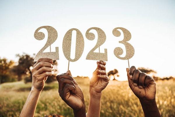 2023 yılının sonlarına yaklaşmak üzereyiz. 2 buçuk ay sonra hastalıklar, ölümler, çatışmalar, göçler ve savaşlar gördüğümüz bu yıla veda edeceğiz.