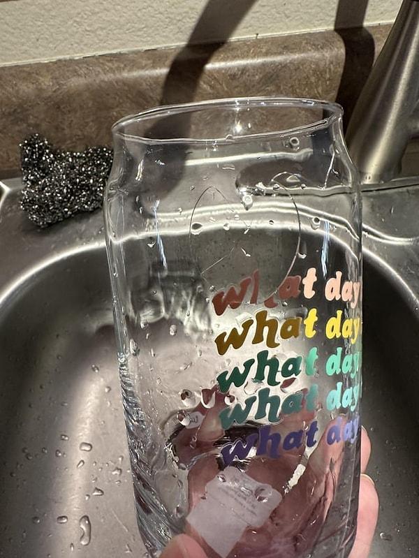 3. 'En sevdiğim bardağımı yıkarken kırdım.'