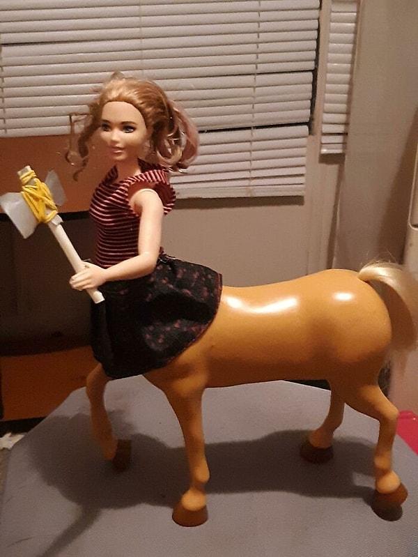 7. "Kızım hem Barbie hem at olan bir oyuncak istiyordu..."