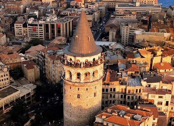 Uğruna şiirler yazılan, methiyeler dizilen, İstanbul'un en güzel yapılarından biri olan Galata Kulesi hakkında yıllardır anlatılan onlarca hikaye duymuşsunuzdur.