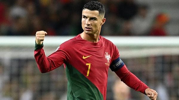 Yani Ronaldo taş çatlasın 28 yaşında... Emeklilik ertelendi diyebilir miyiz? 😅