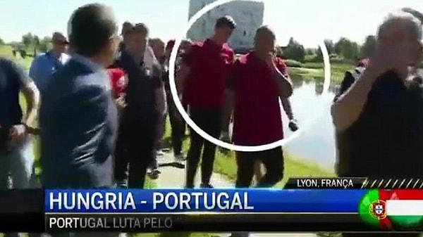 Bu görüntüler 2016 yılına ait ve soruyu soran kişi Portekizli bir muhabir. Ronaldo daha önce özel hayatına saygı duymadığını düşündüğü TV kanalının sorusunu yanıtlamak istemeyip mikrofonunu nehre fırlatmıştı.