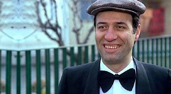 2000 yılında Balalayka filminin çekimleri için Trabzon'a giderken bindiği uçakta kalp krizi geçirip ölmesiyle kaybetmiştik onu. Ölümü Türk sinema dünyasında ve onu seven halk arasında büyük bir üzüntü yaratmıştı.