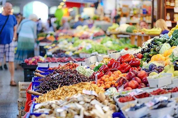Gıda enflasyonunda yükseliş TÜİK verilerine göre son 1 yılda yüzde 75,72, son 5 yılda yüzde 450,76 oranında olunca dikkat çekiyor.