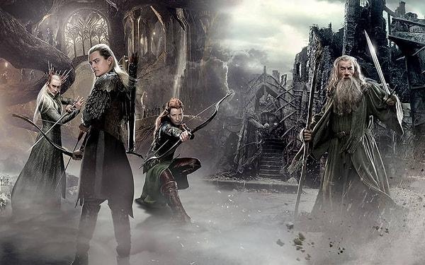 Örneğin Hobbit filmlerinde karakterleri canlandıran oyuncular, Sauron'un Mordor'da yükselmeden önceki hallerini oynamışlardı.