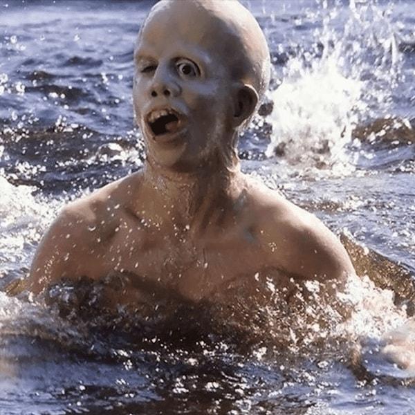 8. 13. Cuma (Friday The 13th) karakteri Jason Voorhees'in görülmüş ilk maskesiz hali.