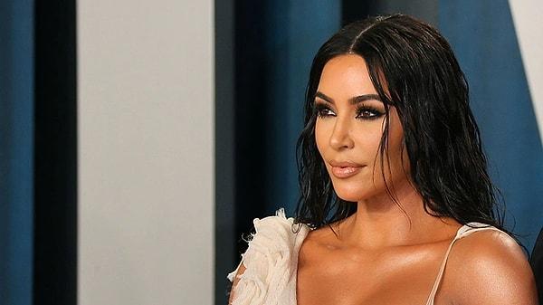 4. Sosyal medyanın en konuşulan ailesi olan Kardashian ailesi Kim Kardashian'ın doğum günü ile gündemde.