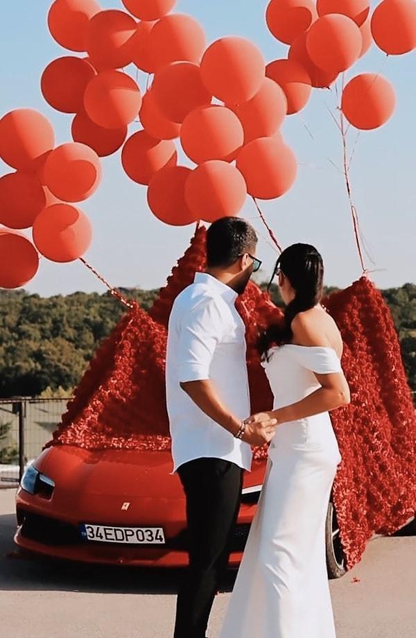 Özellikle bu kırmızı Ferrari'yi eşi Engin Polat, Dilan Polat'a doğum gününde hediye etmişti...