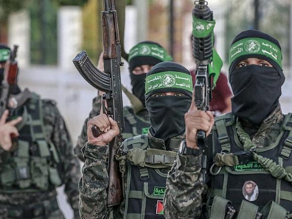 Havadan saldırılarını nefes kesmeden sürdüren İsrail, Hamas'ın elindeki esirler hakkında da bilgi edinmek istiyor.