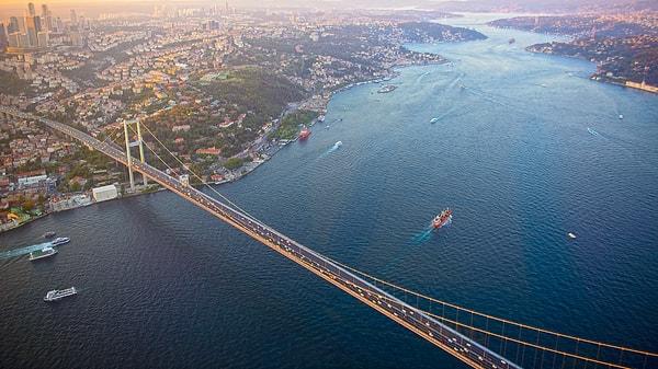 15 Temmuz Şehitler ve Fatih Sultan Mehmet köprülerinin geçiş ücreti, tek yön otomobil için 8 lira 50 kuruştu.