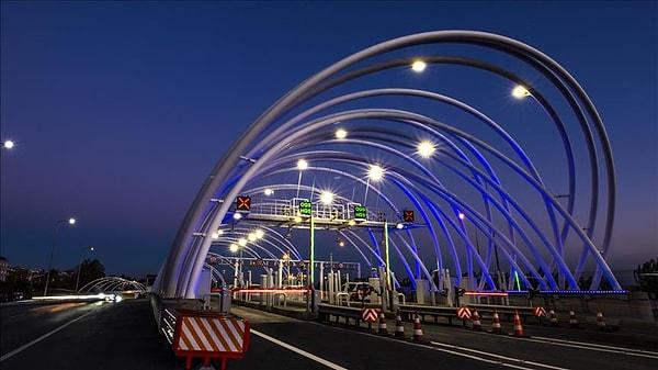 25 Ekim itibarıyla Avrasya Tüneli tek yön geçiş ücretleri gündüz tarifesinde otomobiller için 53 TL’den 80 TL’ye çıktı.