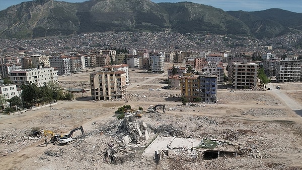 Depremin dokuzuncu ayında Hatay'daki enkazların yüzde 77'sinin kaldırıldığı duyuruldu.
