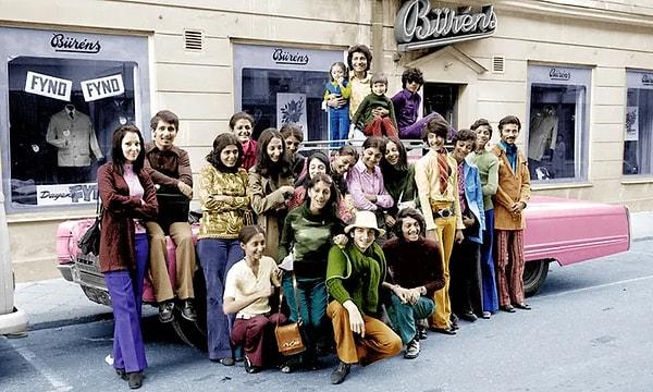 8. Usame bin Ladin'in (sağdan ikinci) varlıklı ailesiyle İsveç'te bir gezide çektirdiği fotoğraf. (1971)