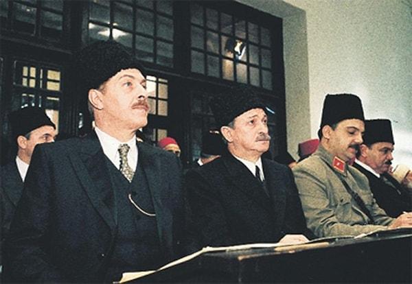 1. Kurtuluş (1994) - Rutkay Aziz