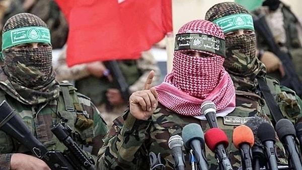 7 Ekim günü İsrail'e karşı operasyon başlatan Hamas'ın askeri kanadı İzzeddin El Kassam Tugayları sözcüsü Ebu Ubeyde bu savaşın en dikkat çeken isimlerinden biri oldu