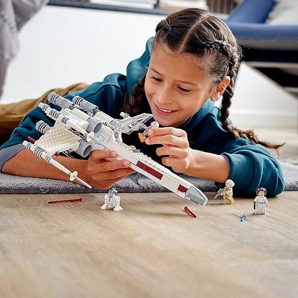 LEGO Star Wars Luke Skywalker’ın X-Wing Fighter’ı 75301-9 Yaş ve Üzeri Çocuklar için Luke Skywalker, Prenses Leia ve General Dodonna LEGO minifigürü İçeren...