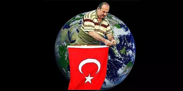 Ne zaman "As bayrakları as" naralarını duysak zihinlerimizde beliren bu dayı, ülkemizin internet tarihinde oldukça özel bir yere sahip.