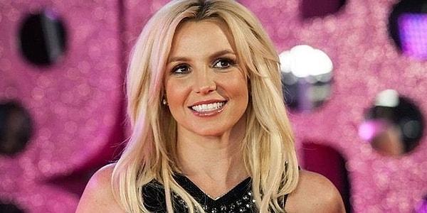 14. Şarkılarıyla çok sevdiğimiz Britney Spears, geçtiğimiz günlerde "Woman in Me" kitabıyla gündeme geldi. Kürtaj olayından Justin Timberlake'e, "ebedi bakire" lakabından "iyi kız" imajına kadar her şeyi anlatarak tam anlamıyla ağızları açık bıraktı.