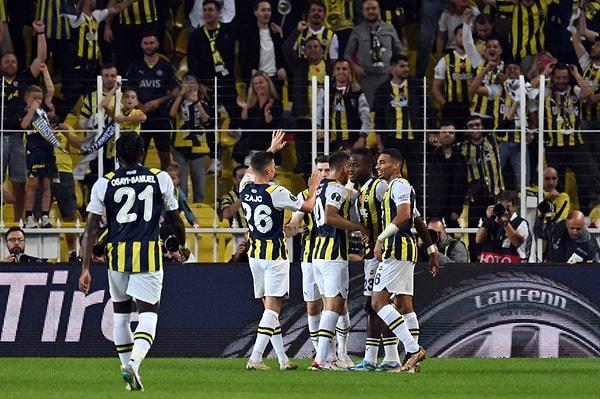 Oyuna sonradan giren İrfan Can Kahveci, Cengiz Ünder ve Szymanski'nin müthiş hücum aksiyonunu 90 dakikada gole dönüştüren Zajc maçın skorunu belirledi.