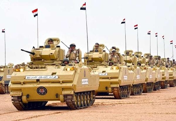 Ayrıca geçtiğimiz günlerde bölgenin önemli güçlerinden biri olan Mısır’da da Cumhurbaşkanı Sisi askerleri denetlemiş ve güç gösterisi yapmıştı.