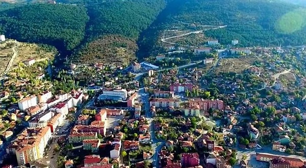 Ömer Ağa da hemen misafirine ikramda kusur etmeyerek, gönül hoşluğu ile sütü ikram etmiş. Hızır (AS) sütü içtikten sonra çok memnun kalmış ve Cabbar Ağa'ya "Çobanoğlu, yozuna yoz katılsın, memleketinin adı Yoz-Kat olsun" demiş.