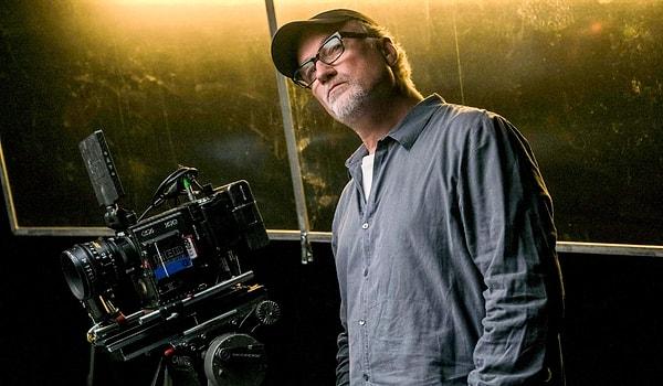 David Fincher, The Guardian’a verdiği röportajda filmin senaristi Aaron Sorkin ile 'The Social Network 2’nun çekilmesi konusunda görüştüğünü açıkladı.