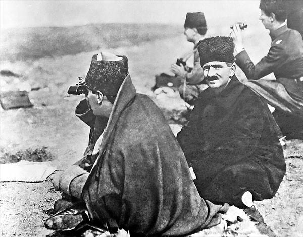 Arnavutluk'taki isyanı bastırmak için 1910'da düzenlenen harekatta da görevlendirilen Mustafa Kemal, İtalya'nın 1911'de Trablusgarp'a asker çıkarması üzerine Tobruk'a gönderildi, Tobruk ve Derne'de Türk kuvvetlerini başarıyla yönetti ve İtalyanlara karşı Tobruk Savaşı'nı kazandı.
