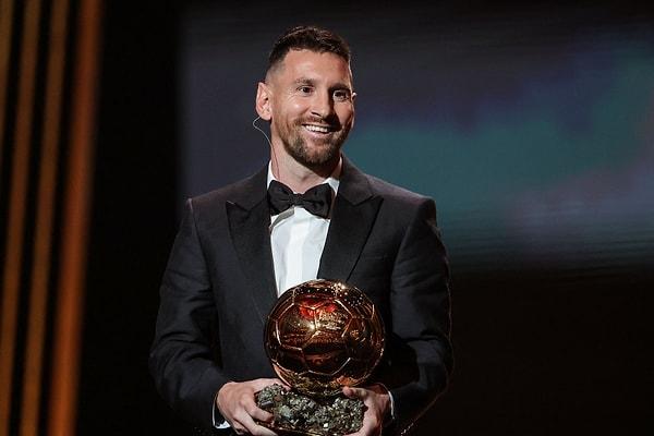 2022-2023 sezonunun en iyi futbolcusu Lionel Messi oldu.